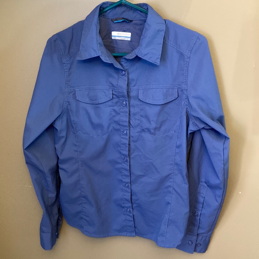 Columbia, XS Women’s shirt.